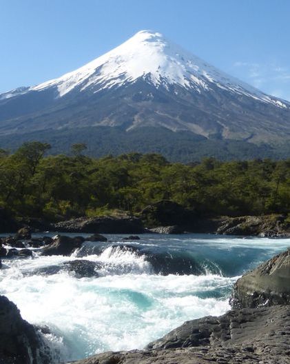 Vulkan Osorno und Salto de Petrohue im Nationalpark Vicente Perez Rosales Vulkan Osorno und Salto de Petrohue im Nationalpark Vicente Perez Rosales
